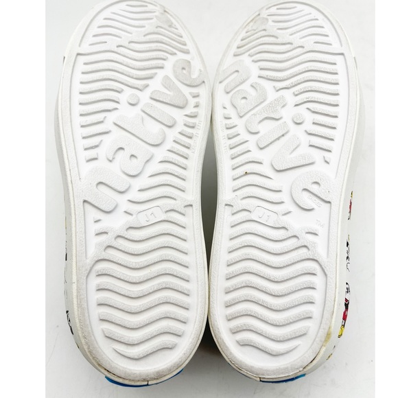 Disney x Native Shoes for Kids (unisex). Size 1 - Picture 6 of 6